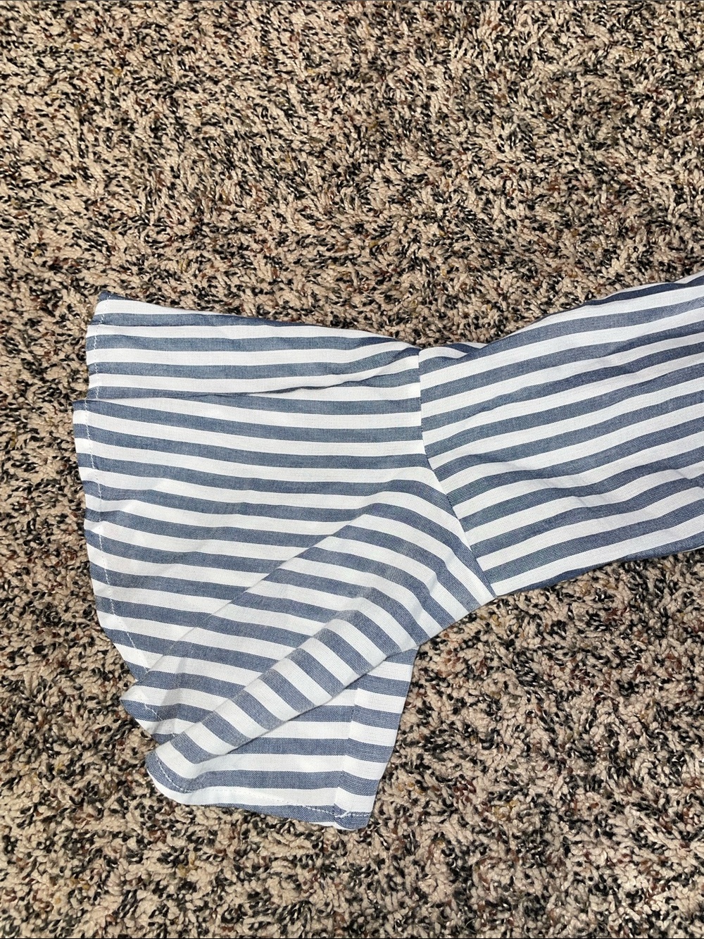 En Crème Striped Flowy Gray White Ruffle Sleeve High Low Asymmetrical Top M EUC - Picture 4 of 7